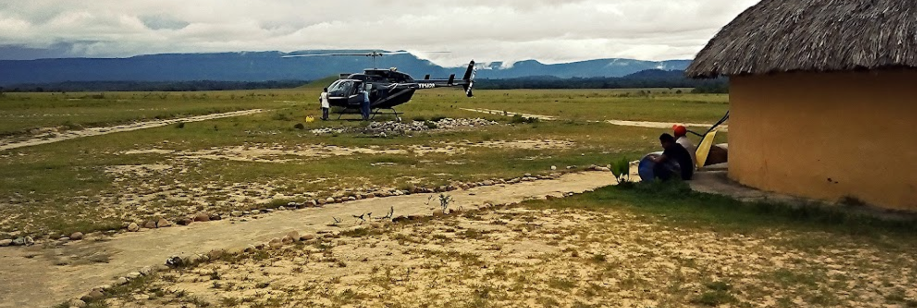 Helicóptero en campamentos de canaima