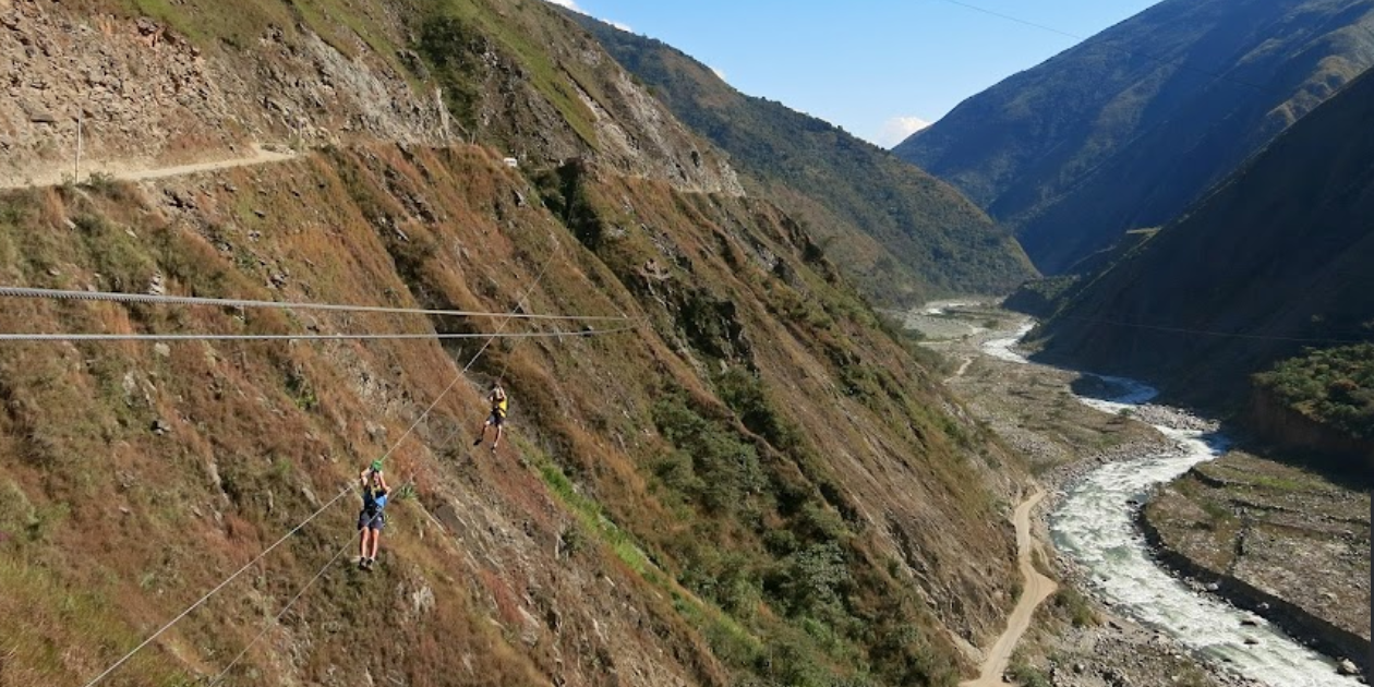 Tirolesa en el Inca Jungle Trek