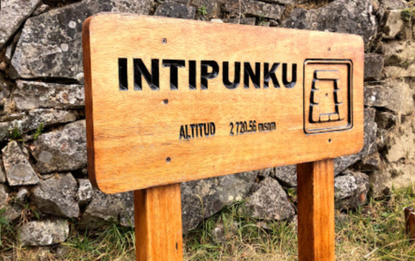 Letrero del Intipunku