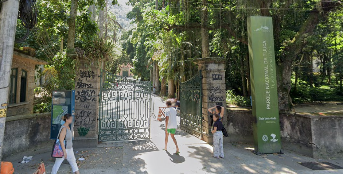 Entrada al Parque Nacional Da Tijuca por Parque Lage