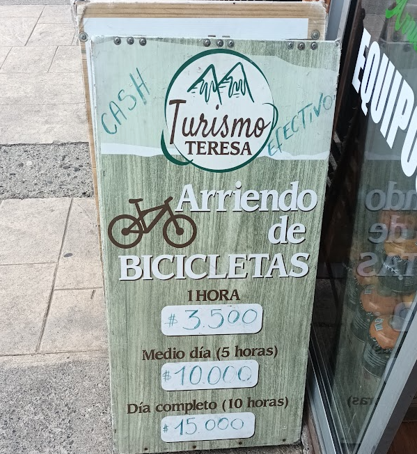 letrero de arriendo de bicicletas en puerto natales