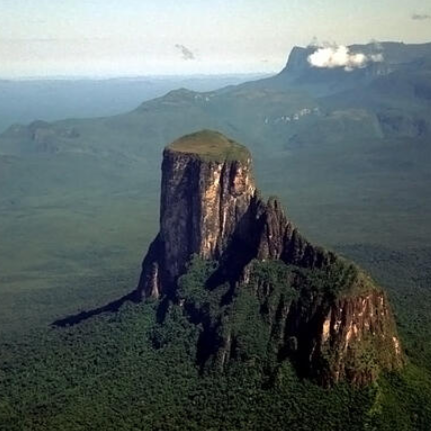 Vista aériea del tepuy macizo de Chimantá