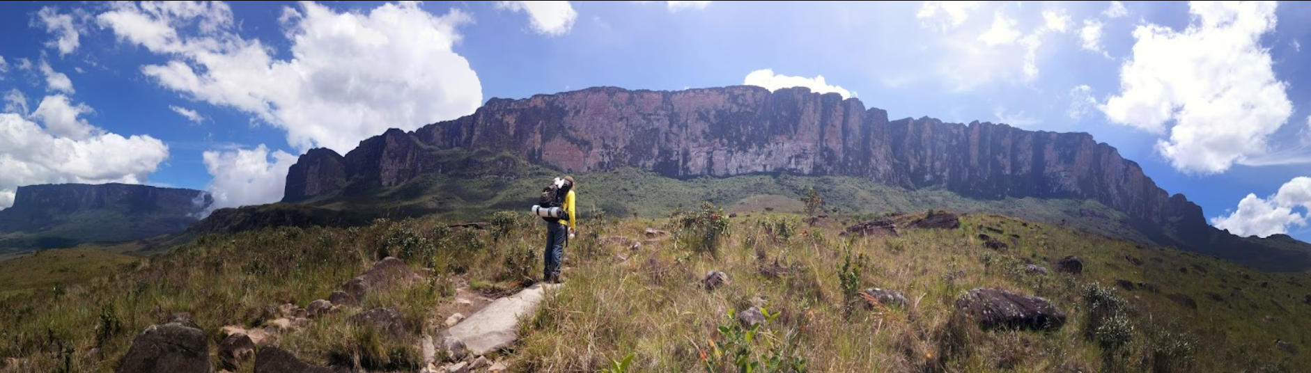 Campista escalando el monte roraima