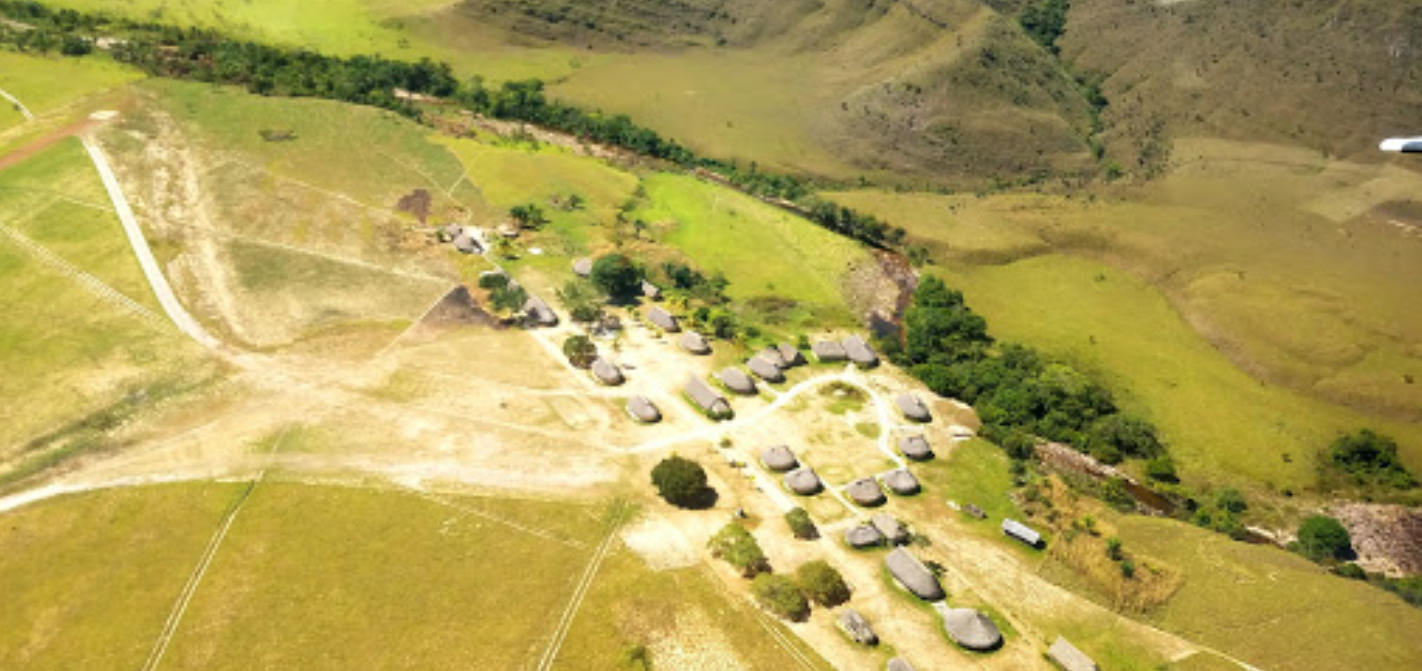 Vista aérea de campamentos en canaima